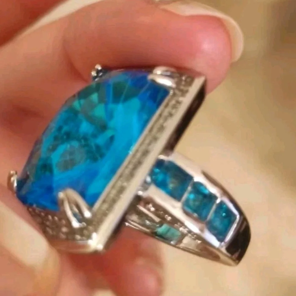 12 TCW Swiss Blue topaz & White Sapphire Luxurious 925 Silver Statement Ring Sz9